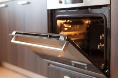 Tempered glass is suitable for heating in the oven