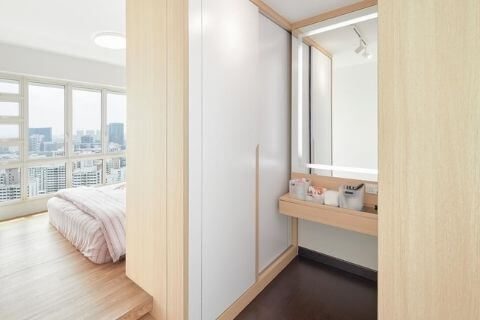Use a closet to replace a room partition
