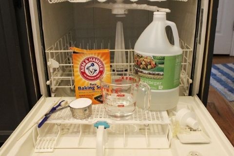 Clean dishwasher with vinegar and baking soda