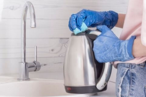 How to clean the electric kettle outside