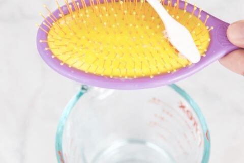 Products for cleaning your hairbrush