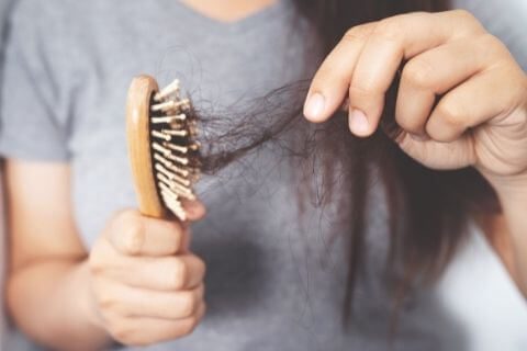 Why I get dust in my hairbursh