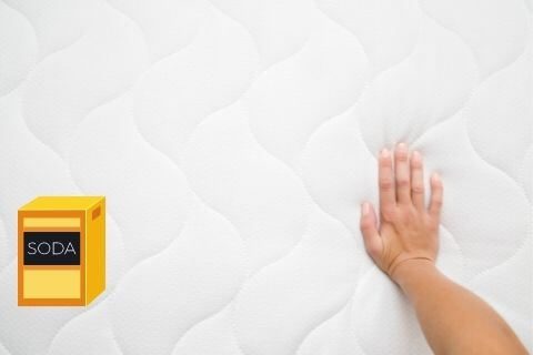 Clean-your-mattress-with-baking-soda