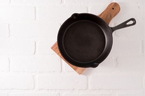 Cleaning cast iron enamel