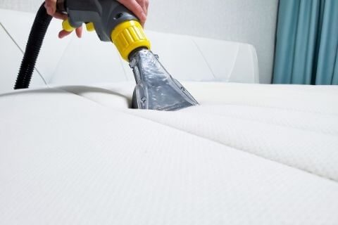 How-to-deep-clean-your-mattress