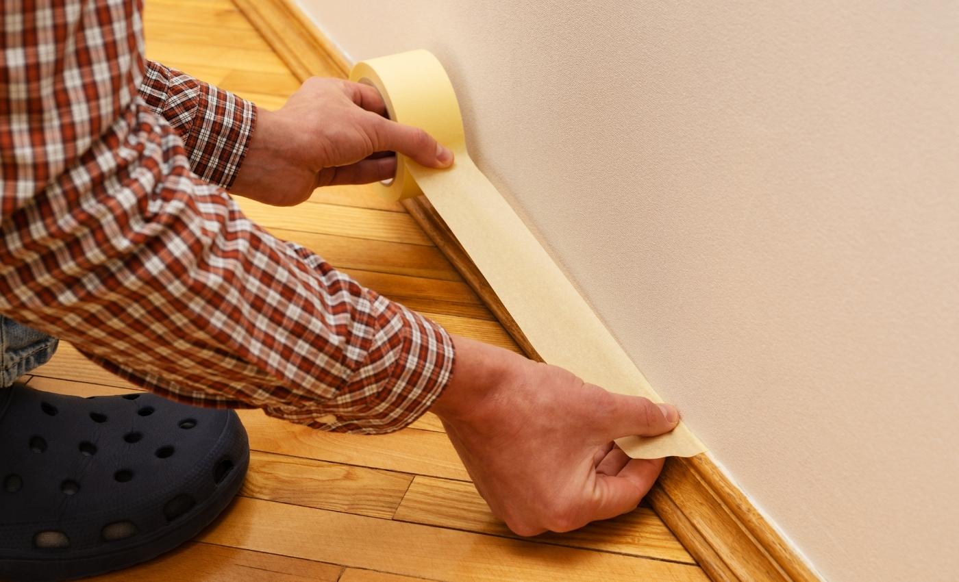 Keep the baseboard clean and shiny