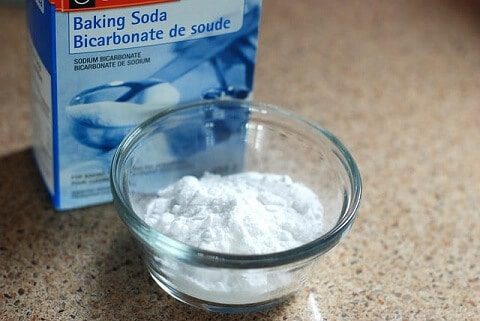 deodorize-microwave-with-baking-soda