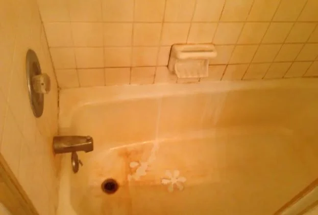 dirty-bathtub