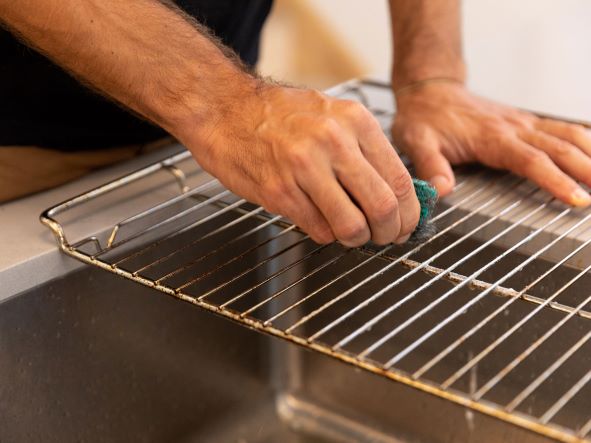 scrubbing-oven-racks