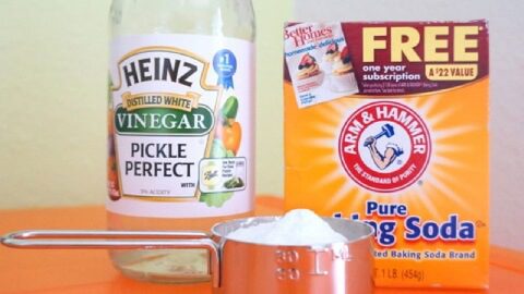 vinegar-and-baking-soda-make-up-great-homemade-cleanser