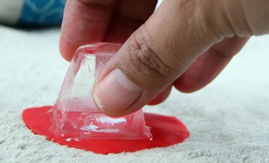 Using Ice Cube to remove gum chew