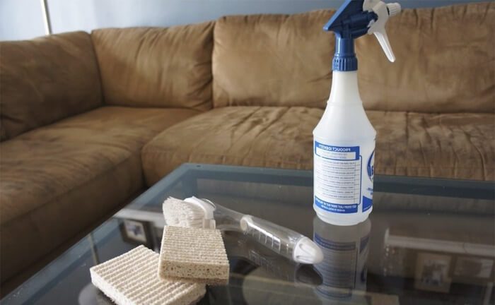 Clean a Microfiber Couch With Rubbing Alcohol (Source: Internet)