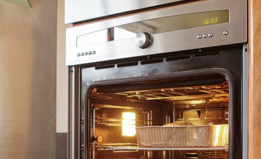 Cleaning will be easy if you have frigidaire self-cleaning oven