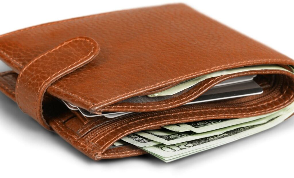 One of the outstanding tips is organizing your wallet