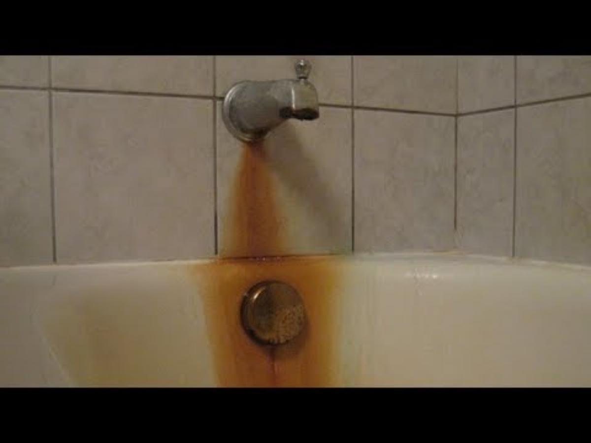 How to Clean Bathtub Stains Stepbystep guide Sparkling and Beyond