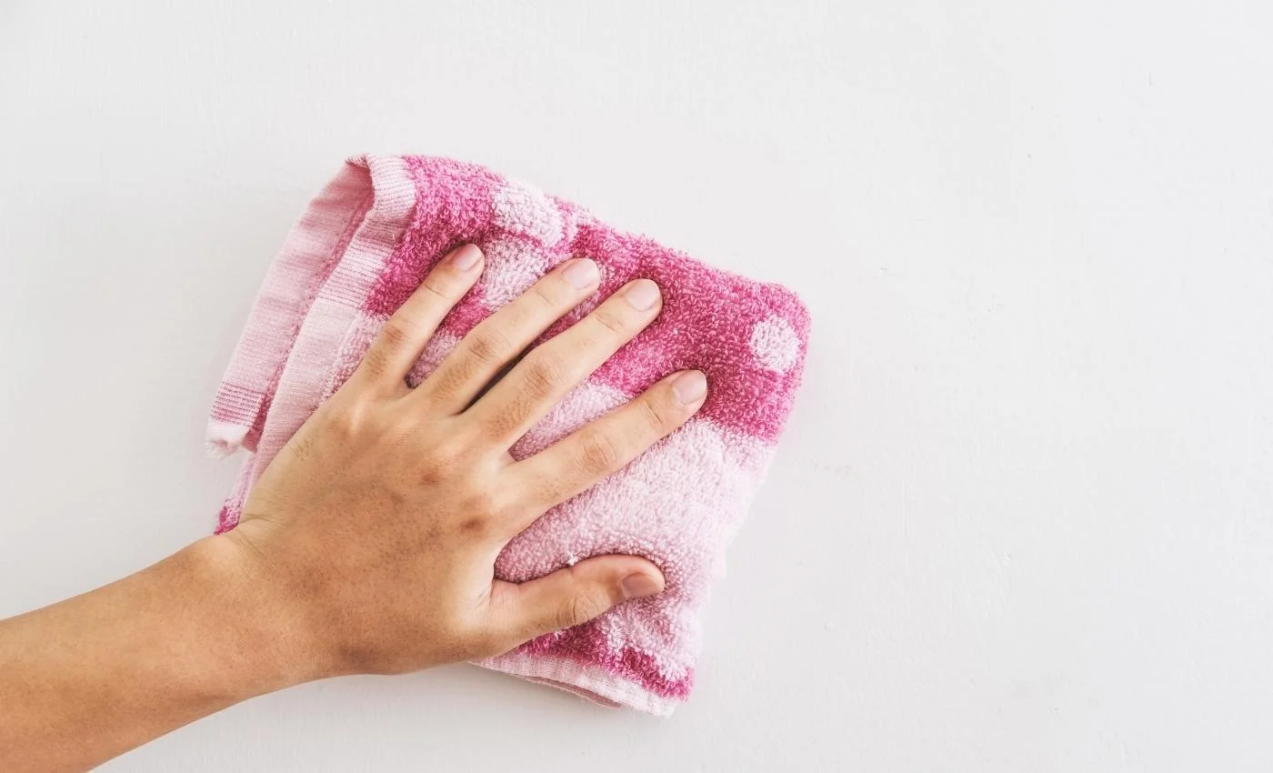 6 easy steps to clean white walls