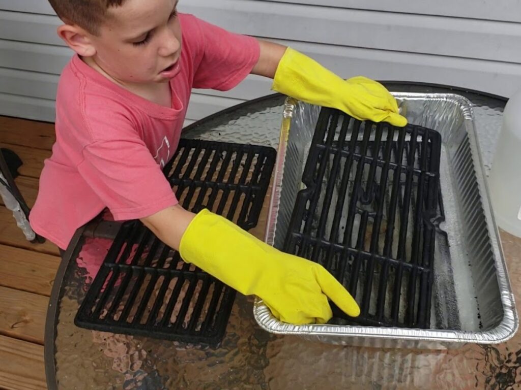 How to clean porcelain gate (Source: Internet)