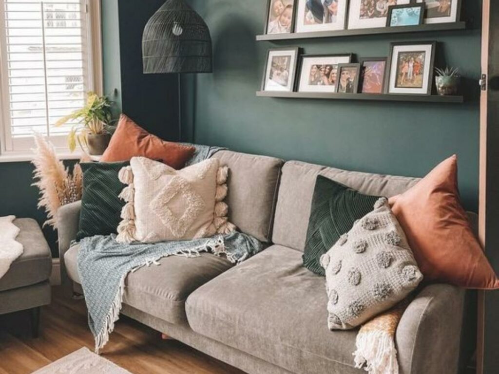 Green and Grey Living Room (Source: Internet) 