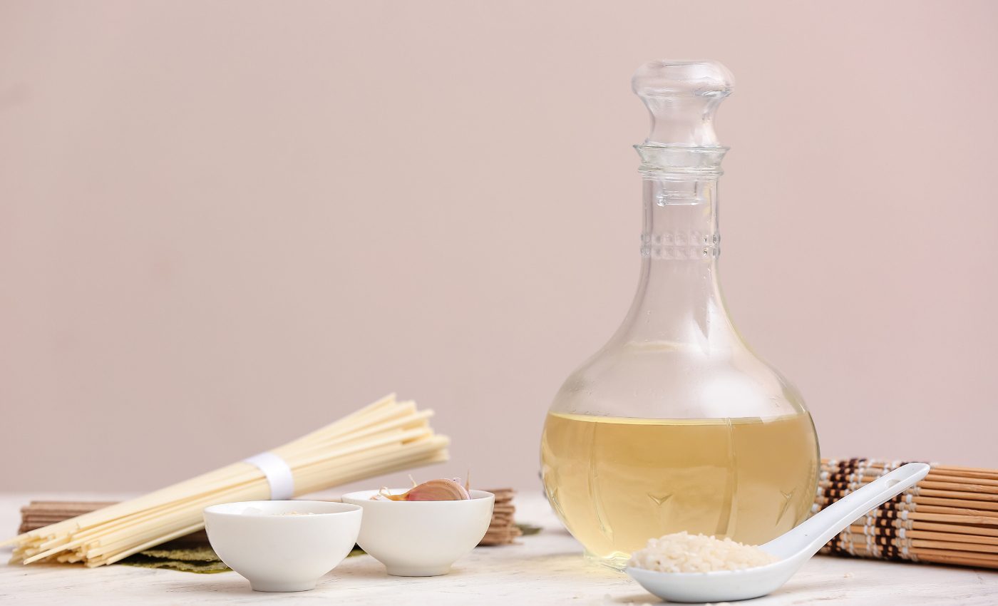 Difference Cleaning Vinegar and White Vinegar? Sparkling and Beyond
