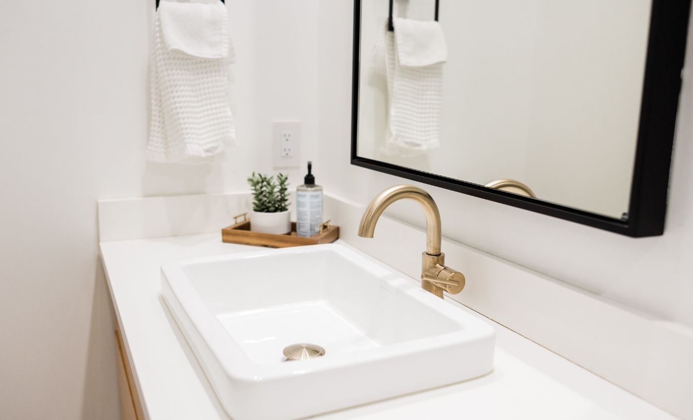 A hotel sink