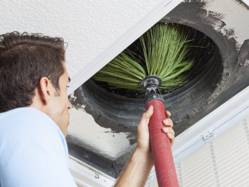 Deep cleaning air ducts and vents (Source: Internet) 