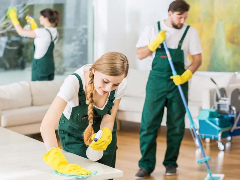 move-out-cleaning-service-team