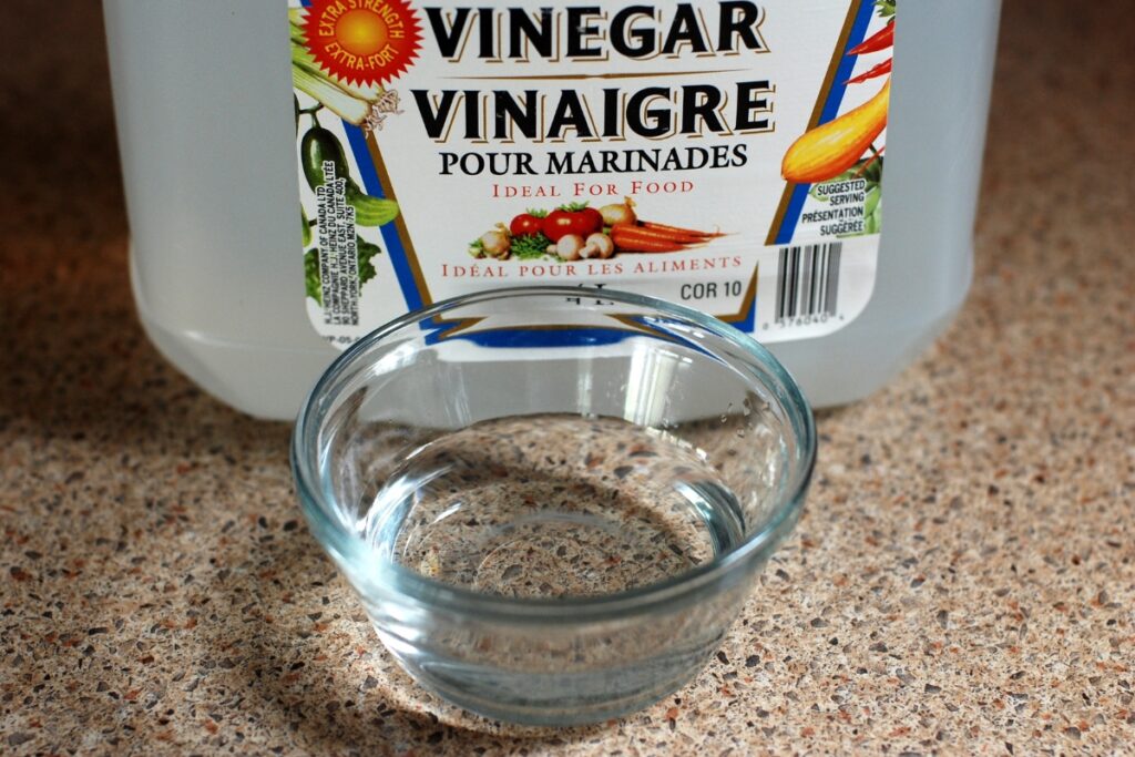 Make glass cleaner with vinegar 