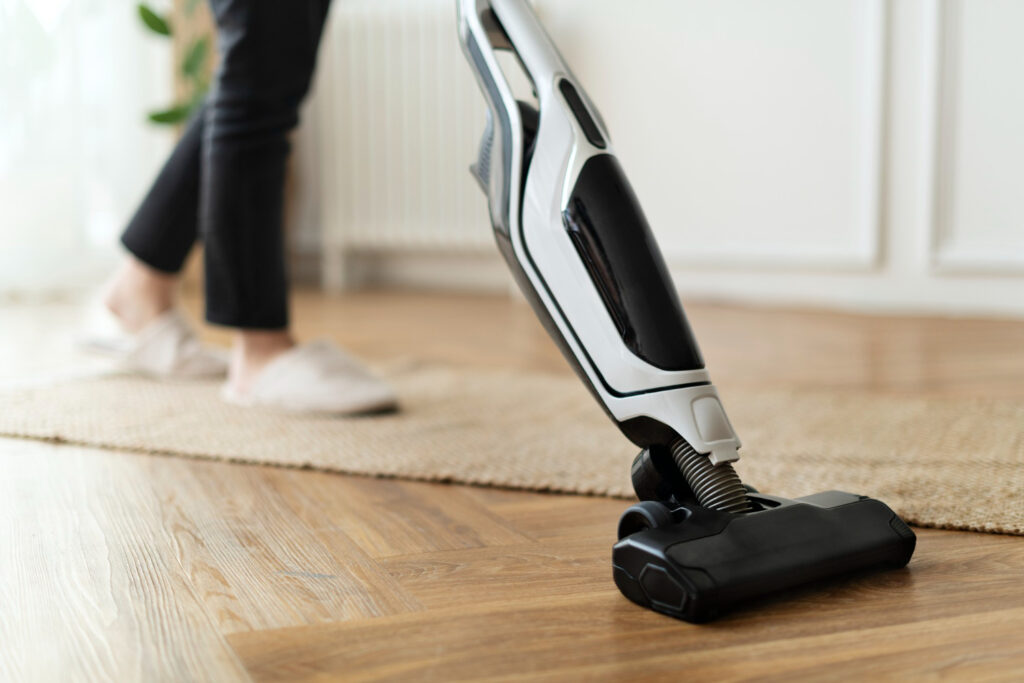Dusting hardwood floor