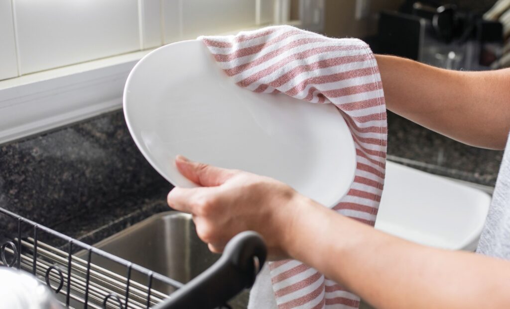 Keep the dishes clean
